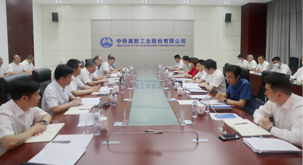 中国中铁党委常委、副总裁、总法律顾问于腾群到中铁工业开展提高上市公司治理水平专题调研 中国中铁党委常委、副总裁、总法律顾问于腾群到中铁工业开展提高上市公司治理水平专题调研