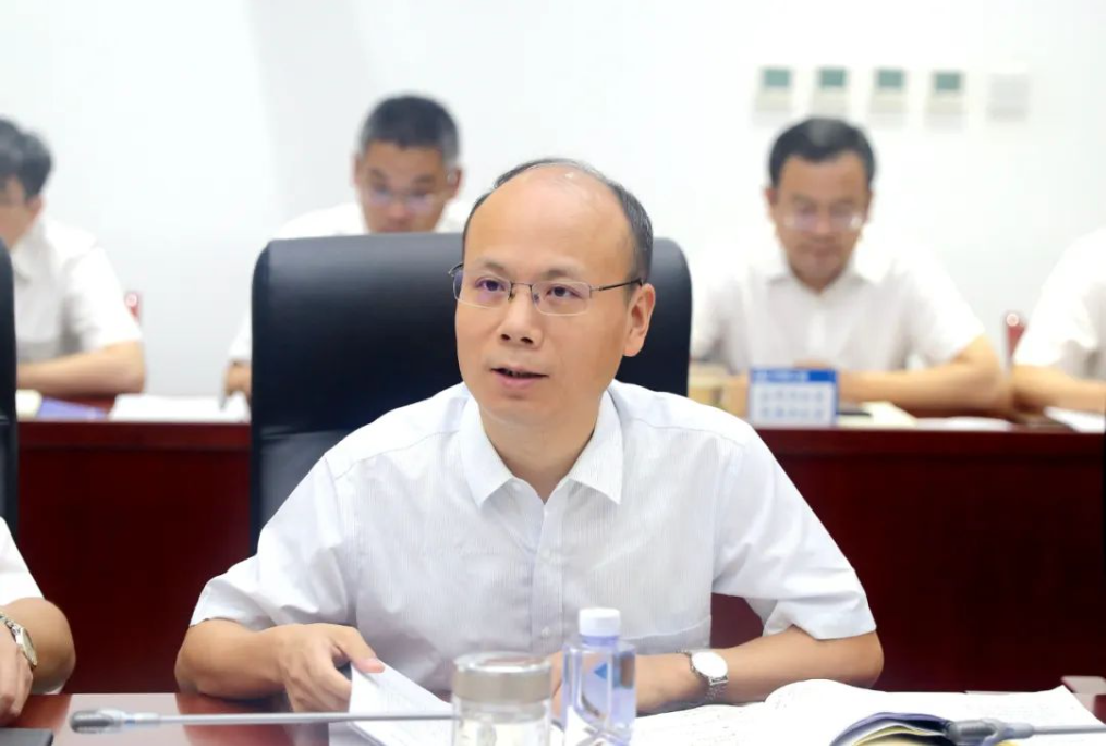 中国中铁党委常委、副总裁、总法律顾问于腾群到中铁工业开展提高上市公司治理水平专题调研 中国中铁党委常委、副总裁、总法律顾问于腾群到中铁工业开展提高上市公司治理水平专题调研