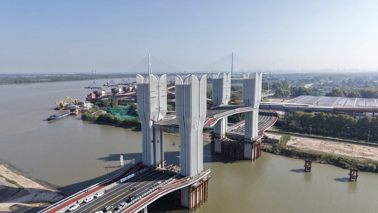 华中地区首座开启桥正式建成 华中地区首座开启桥正式建成
