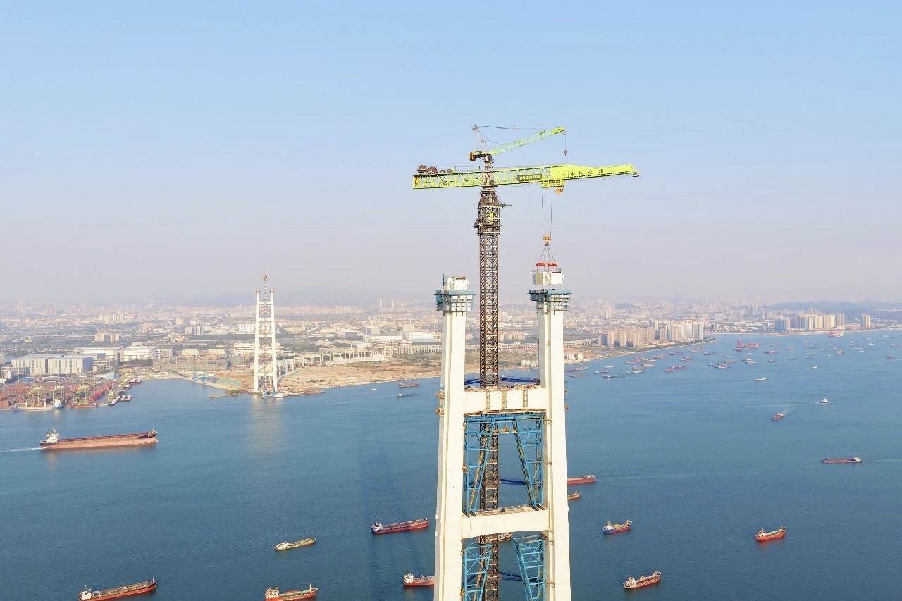 世界最大跨径双层悬索桥狮子洋大桥主塔封顶