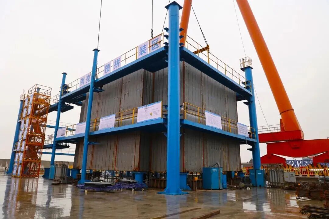 世界最大跨径双层悬索桥狮子洋大桥主塔封顶