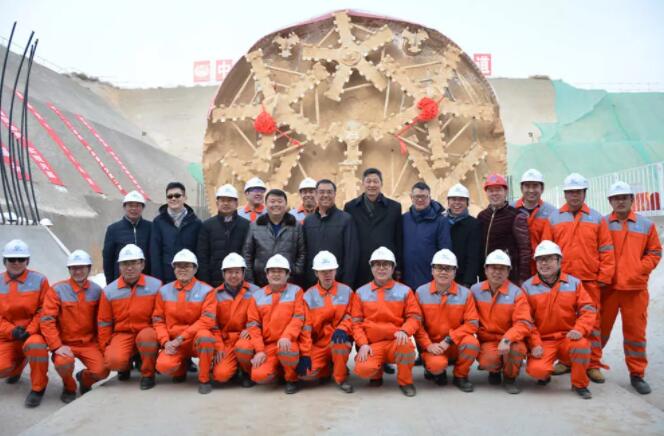 西北报捷!中铁工业创造我国铁路建设新里程碑——蒙华铁路白城隧道今日贯通 西北报捷!中铁工业创造我国铁路建设新里程碑——蒙华铁路白城隧道今日贯通