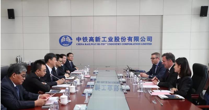 中铁工业总经理李建斌会见英国谢菲尔德市政厅行政长官一行 中铁工业总经理李建斌会见英国谢菲尔德市政厅行政长官一行