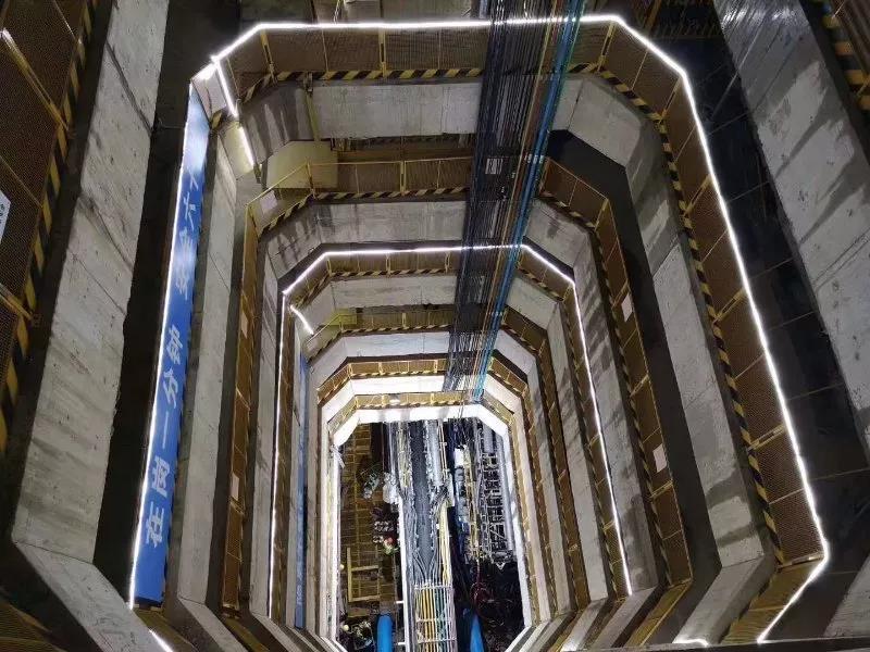先进装备助力全国首条深层污水传输隧道建设 污水将“乘专列”进处理厂 先进装备助力全国首条深层污水传输隧道建设 污水将“乘专列”进处理厂