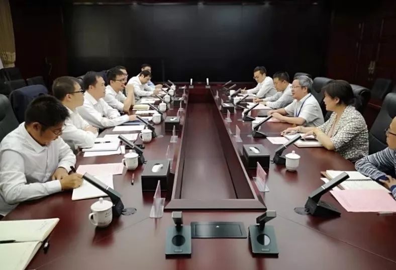 公司党委书记、董事长易铁军在武汉分别与中铁大桥院、中铁大桥局领导会谈交流合作事宜 公司党委书记、董事长易铁军在武汉分别与中铁大桥院、中铁大桥局领导会谈交流合作事宜