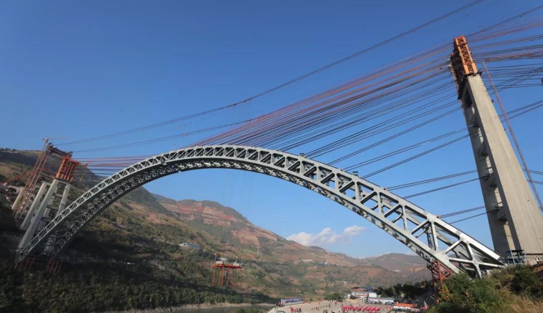 “世界第一跨”大瑞铁路怒江特大桥合龙 “世界第一跨”大瑞铁路怒江特大桥合龙