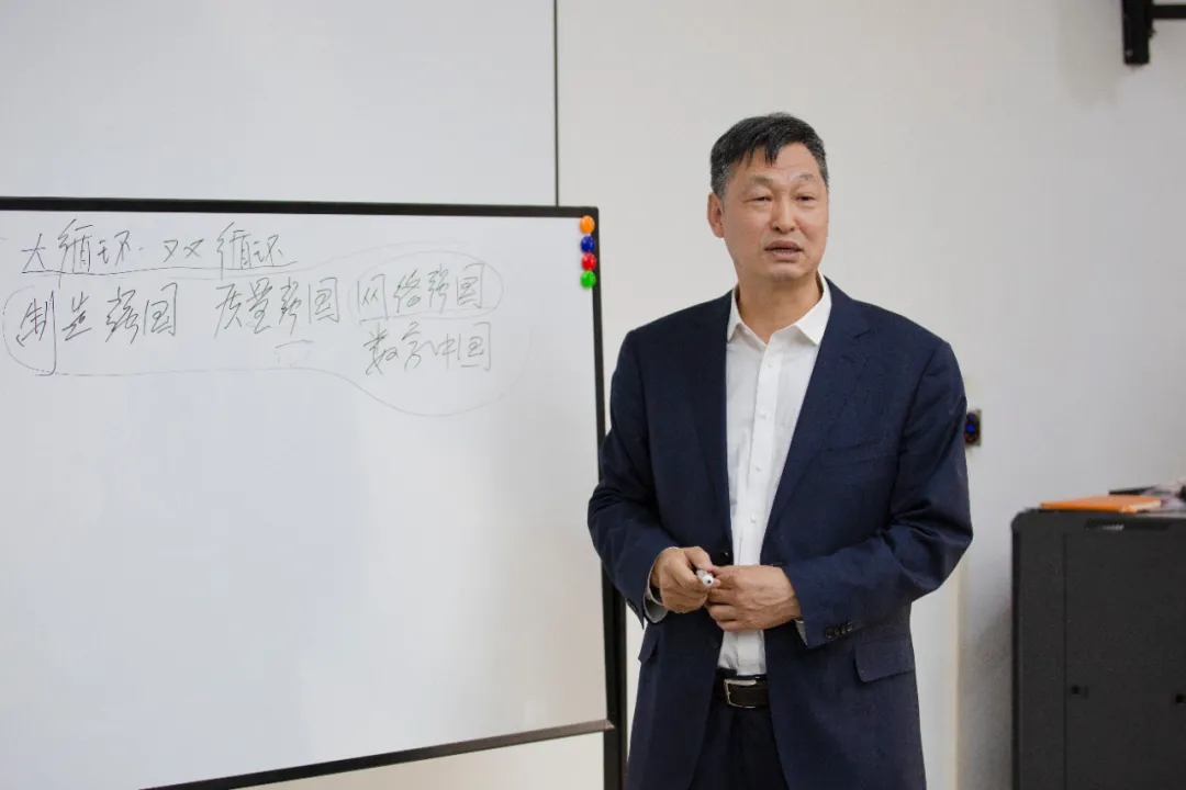李建斌前往中铁装备宣讲党的十九届五中全会精神 李建斌前往中铁装备宣讲党的十九届五中全会精神