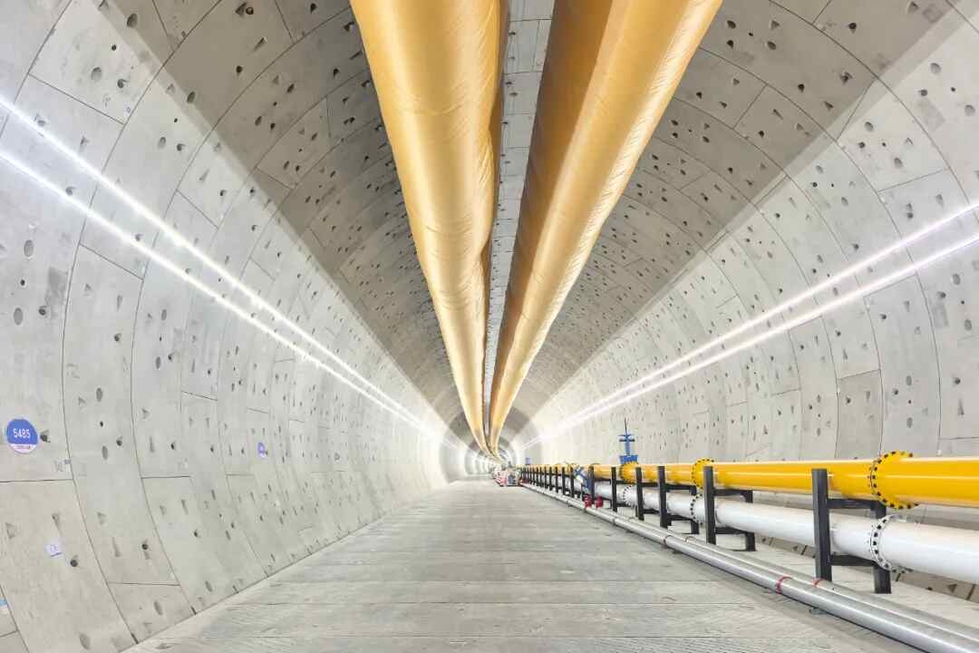 Worlds largest-diameter high-speed rail shield machine Navigator successfully breaks out of tunnel