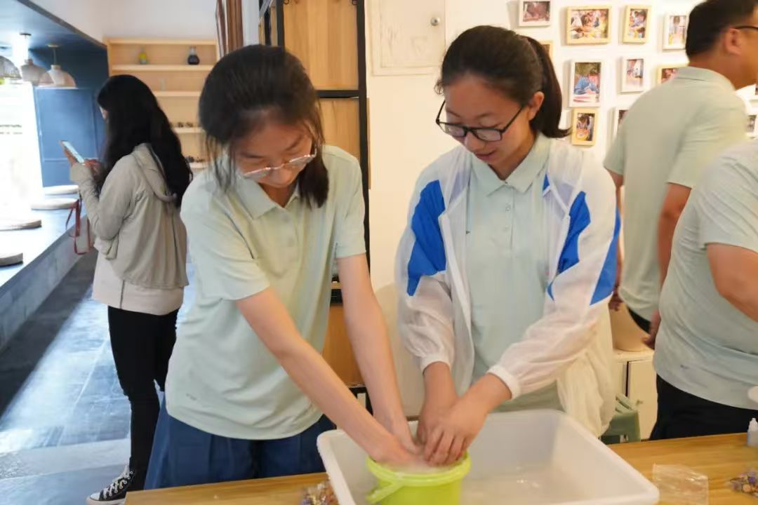请体验来自中铁工业劳模先进的专属幸福亲子夏日时光 请体验来自中铁工业劳模先进的专属幸福亲子夏日时光